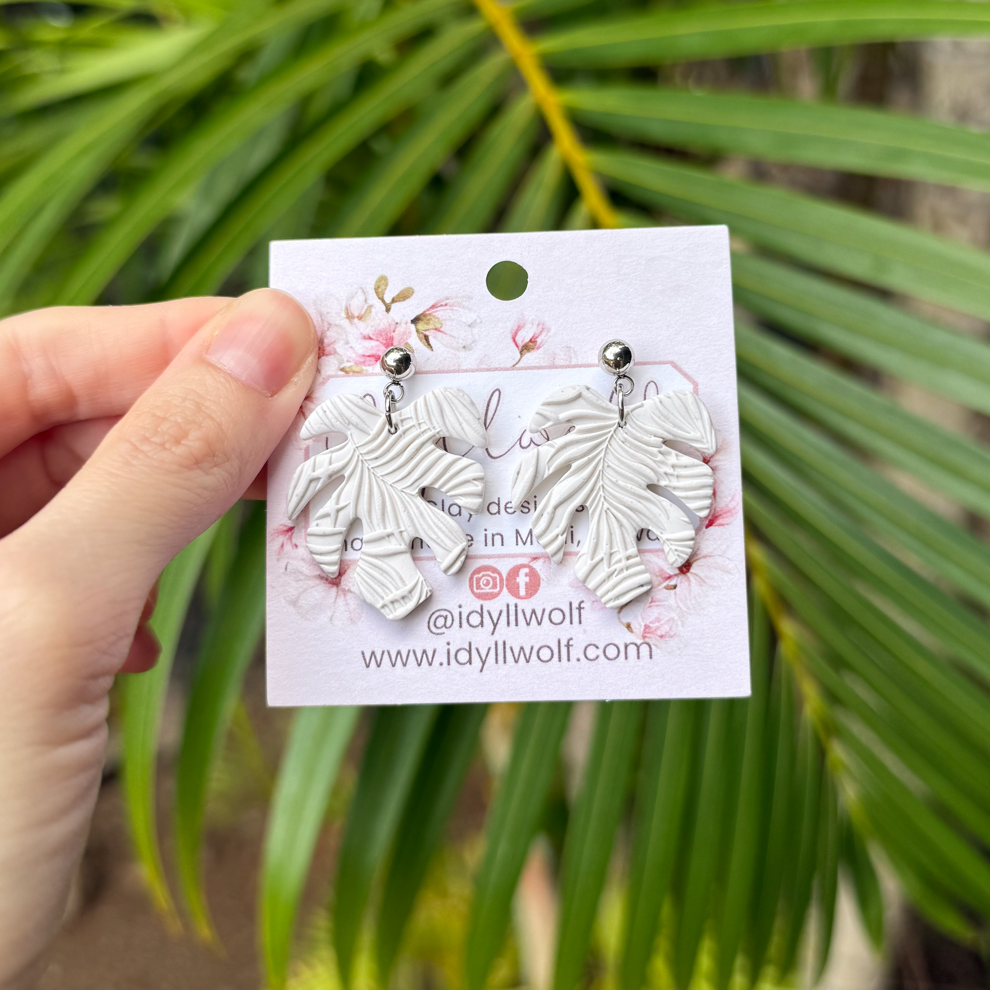 Textured monsteras, multiple colors