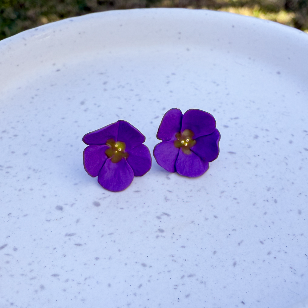 Violet studs