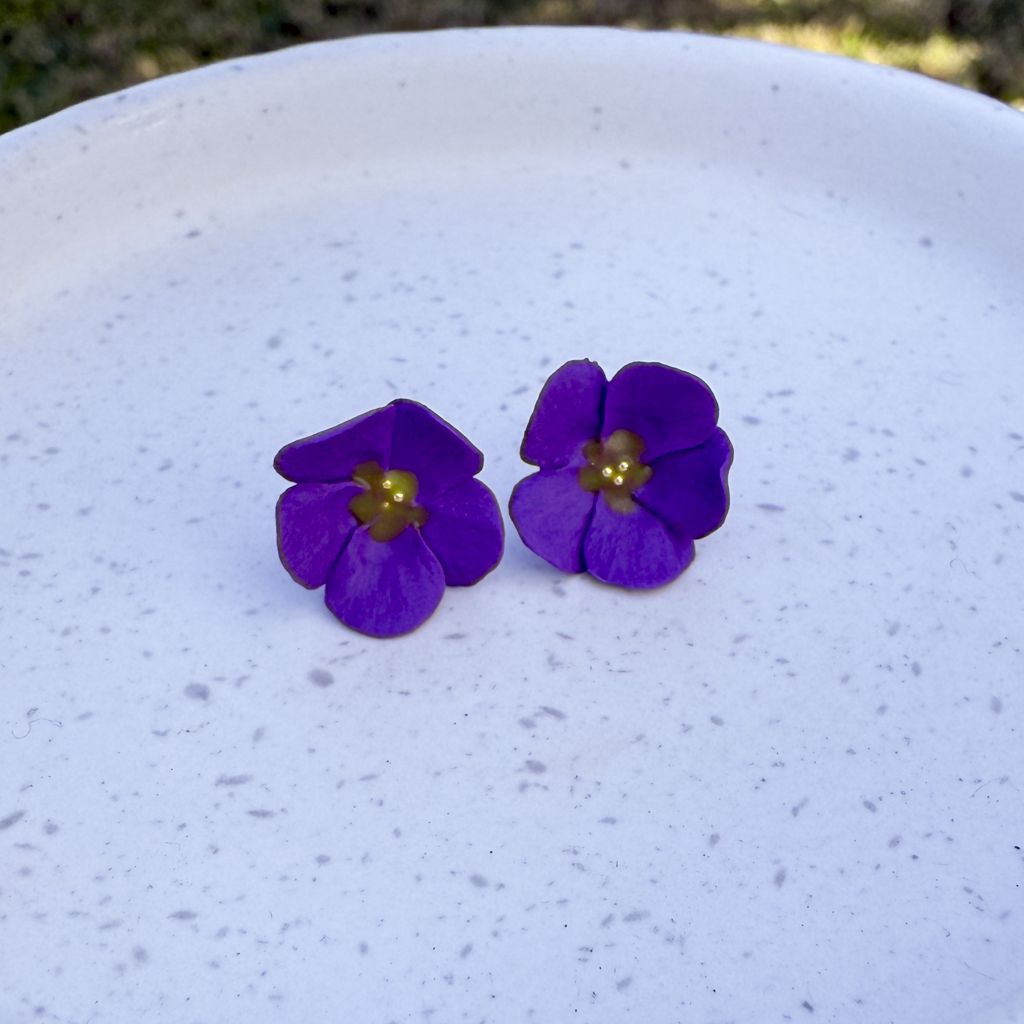 Violet studs