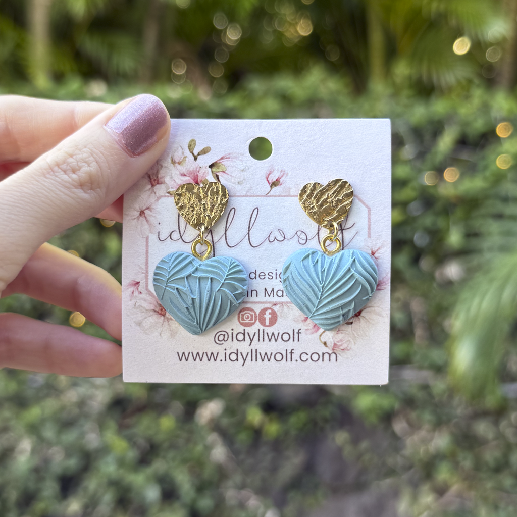 Tropical leaf textured hearts